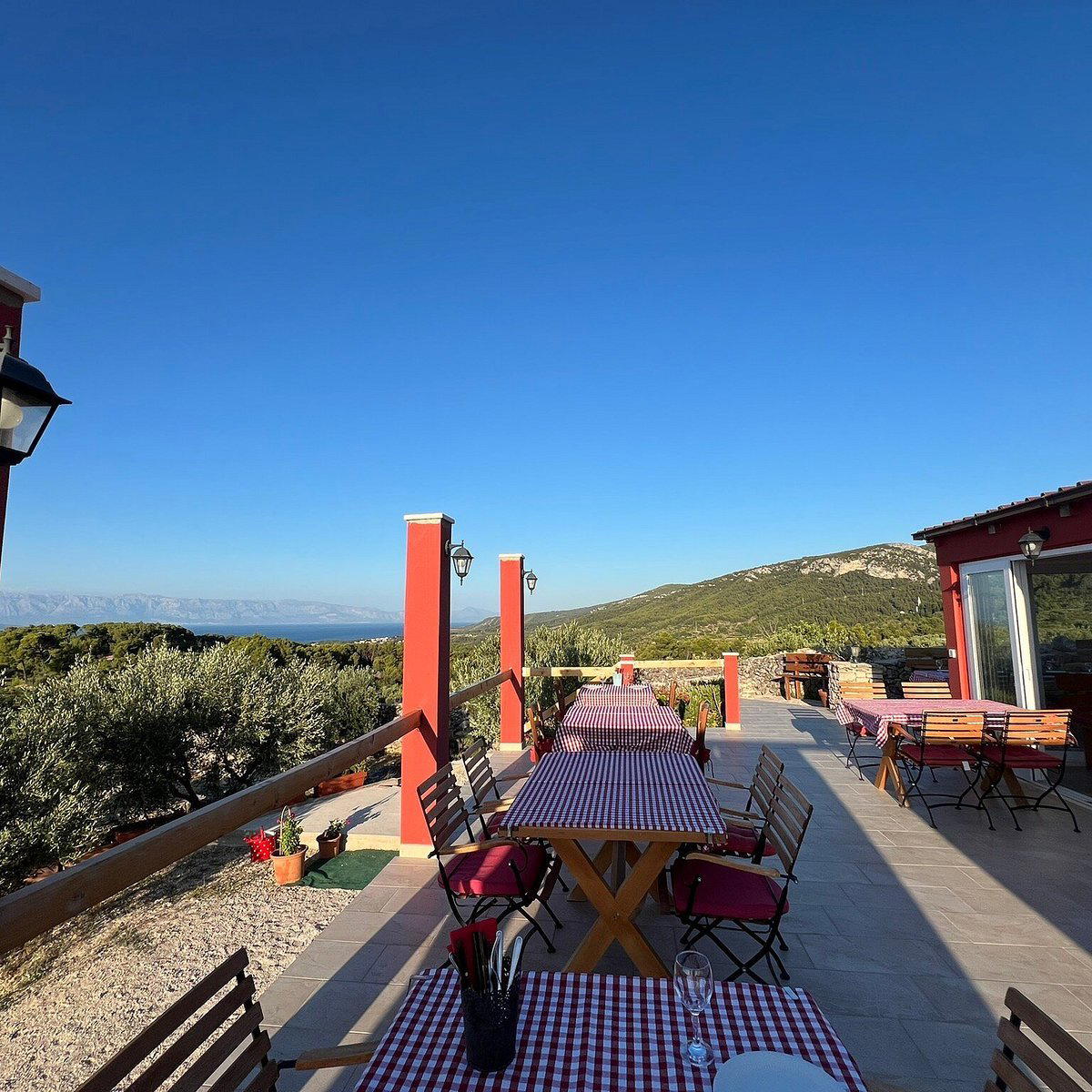 Konoba Maslina restaurant in Jelsa, Croatia
