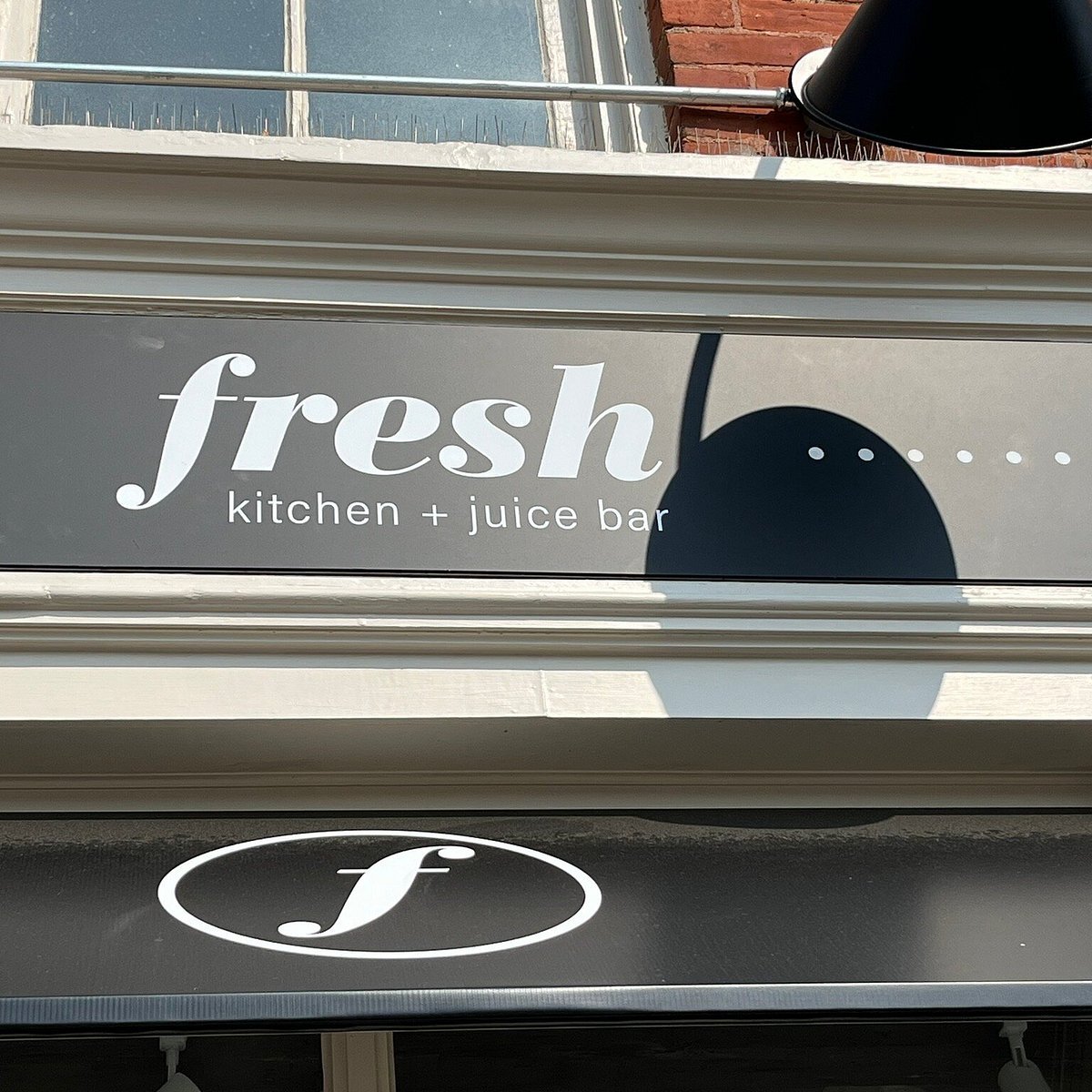 Fresh Oakville restaurant in Oakville, Canada