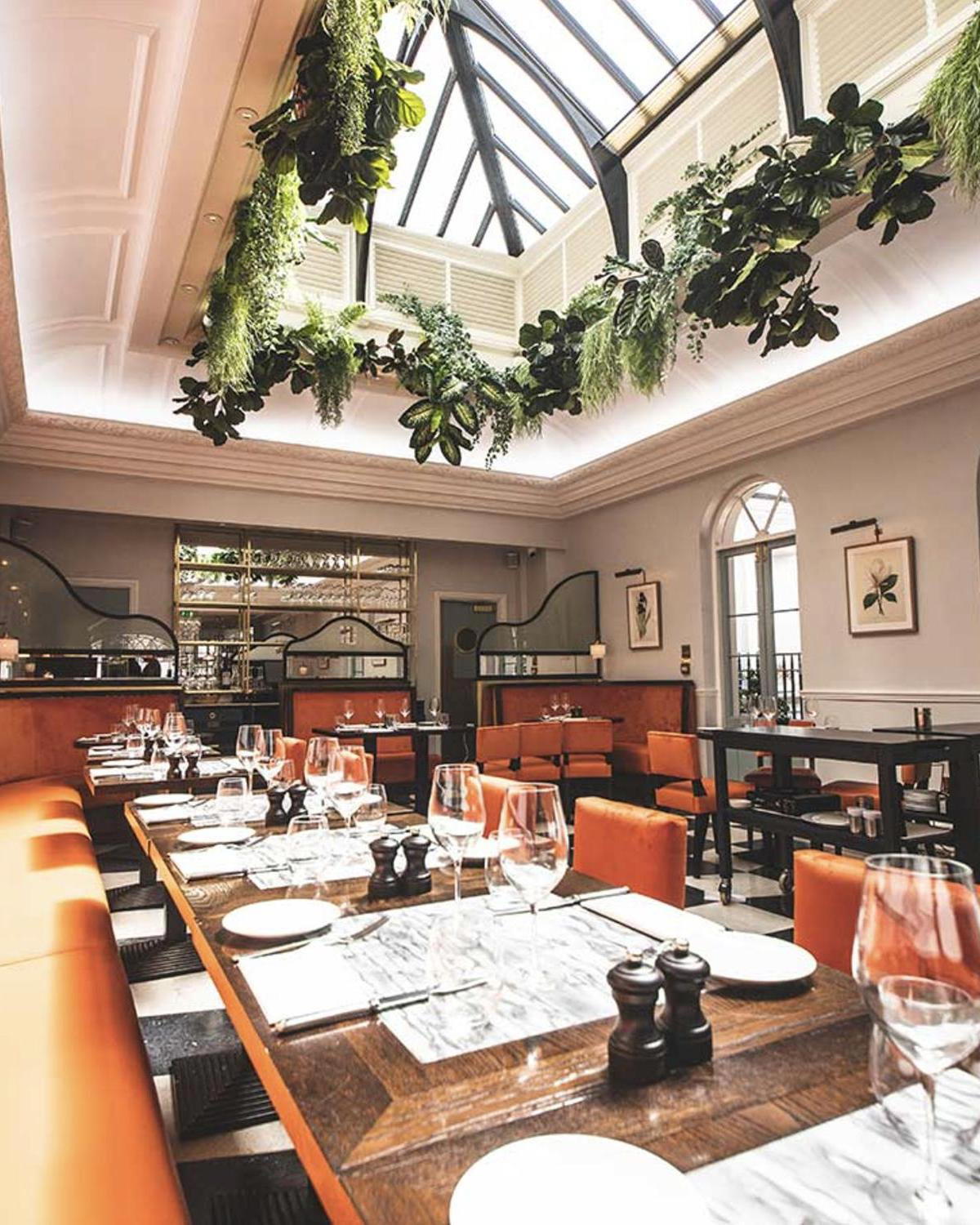 Saint Jacques, London, United Kingdom