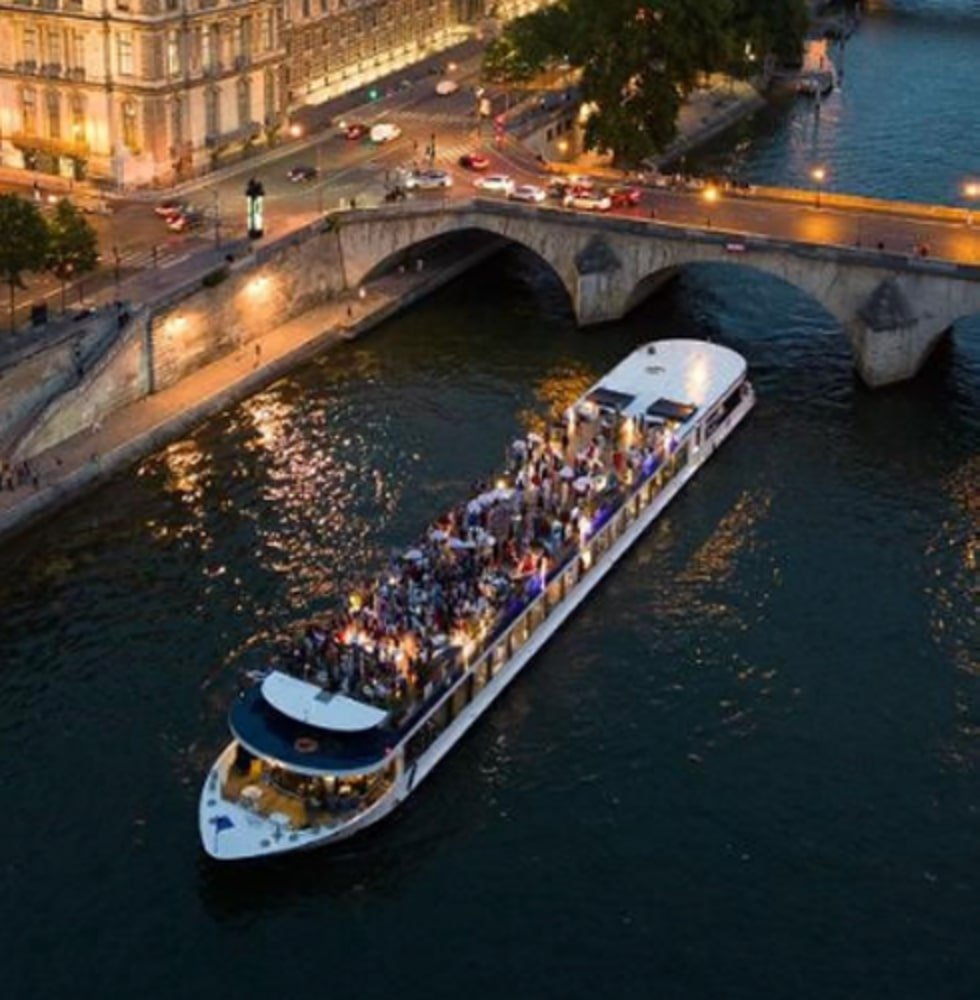 Le Diamant Bleu - Dîner Croisière, Restaurant in Paris