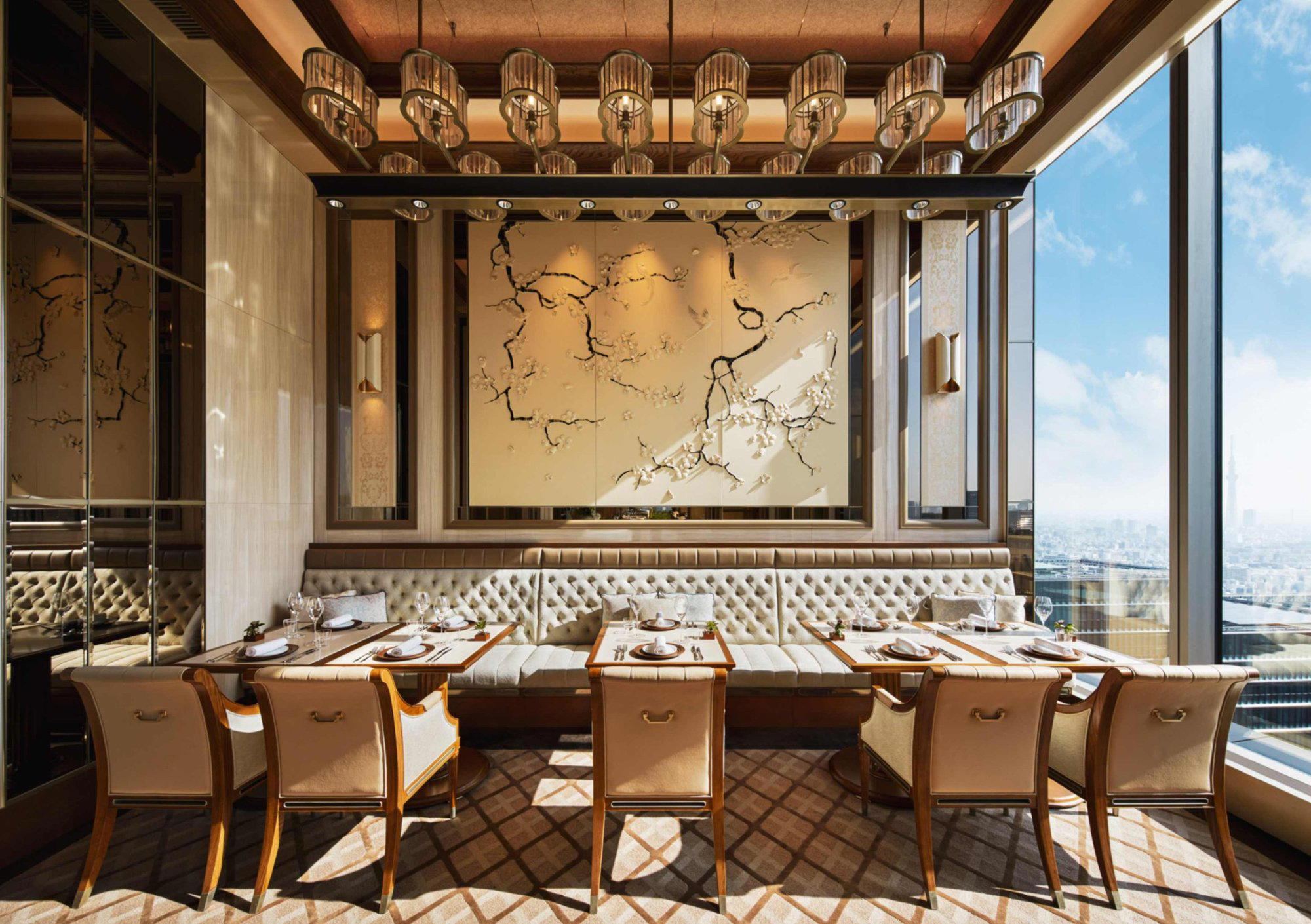 Four Seasons Hotel Tokyo at Otemachi restaurant in Tokyo, Japan