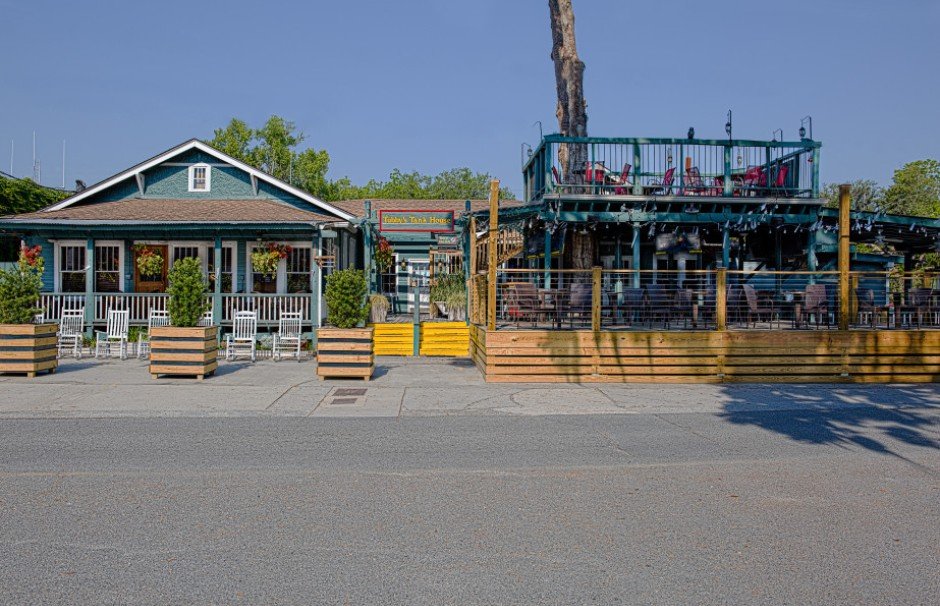 Tubby's Tank House, Thunderbolt, United States