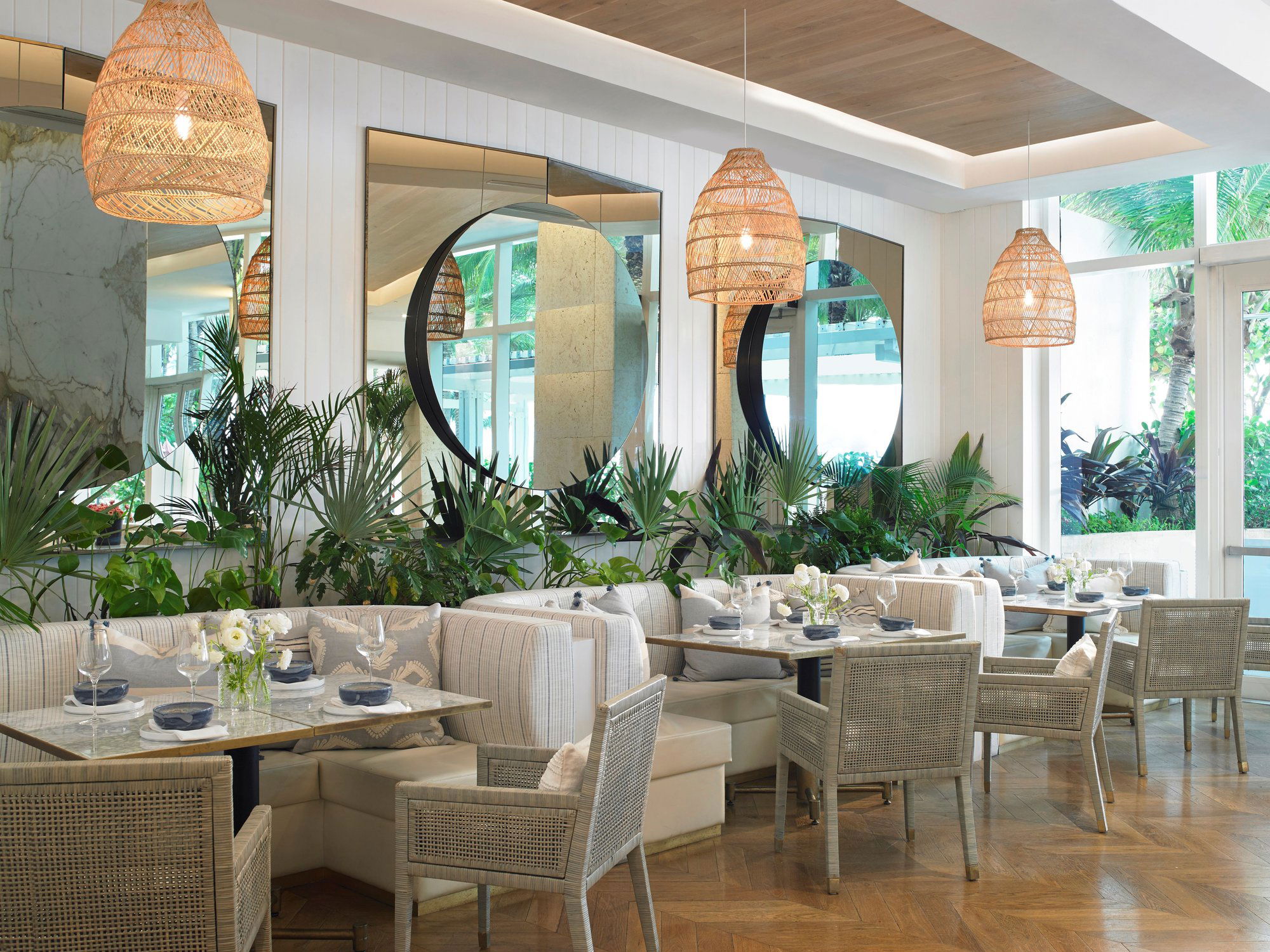 The Restaurant at Grand Beach Surfside, Restaurant in Surfside