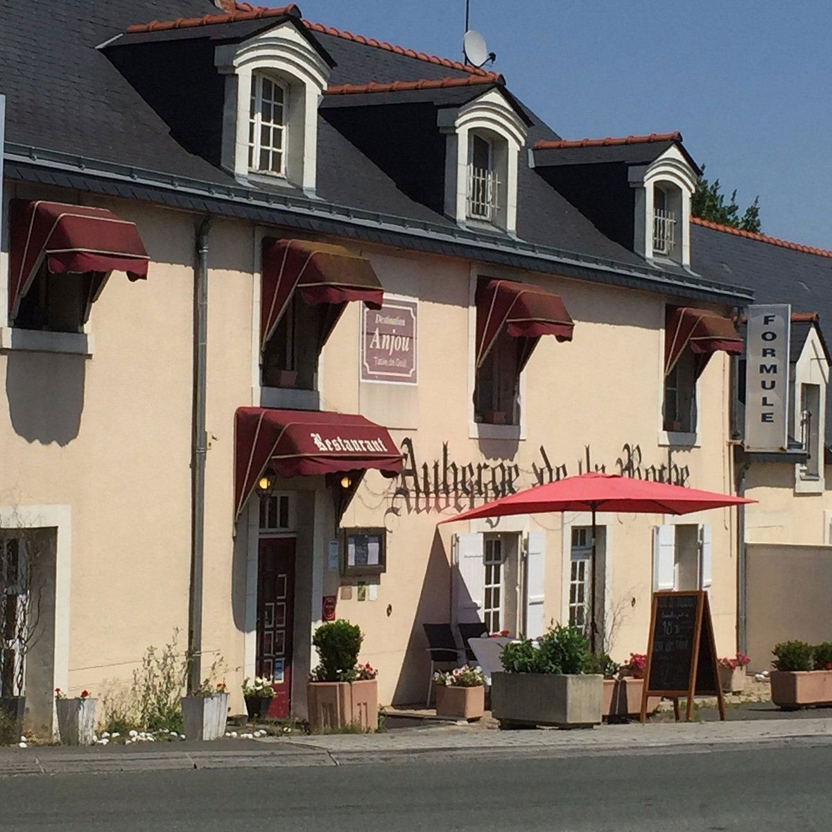Auberge de la Roche, Restaurant in Saint Leger De Linieres