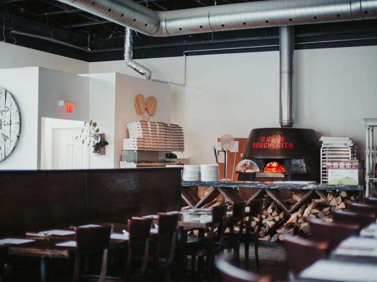 Queen Margherita Pizza, Toronto, Canada