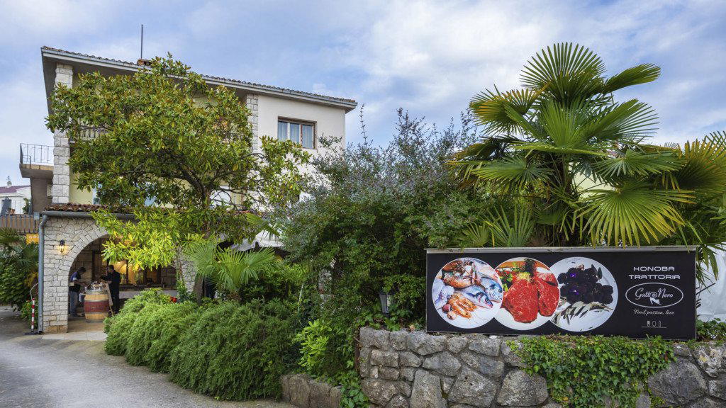 Trattoria Gatto Nero restaurant in Malinska, Croatia