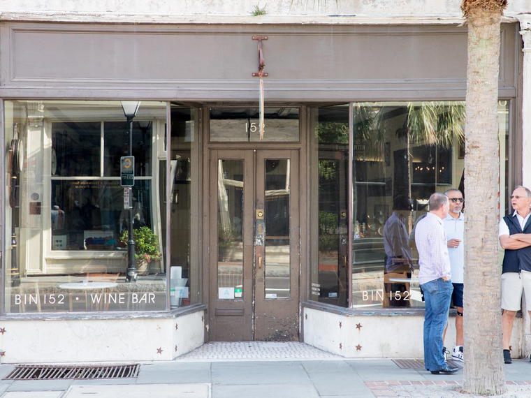 Bin 152, Charleston, United States
