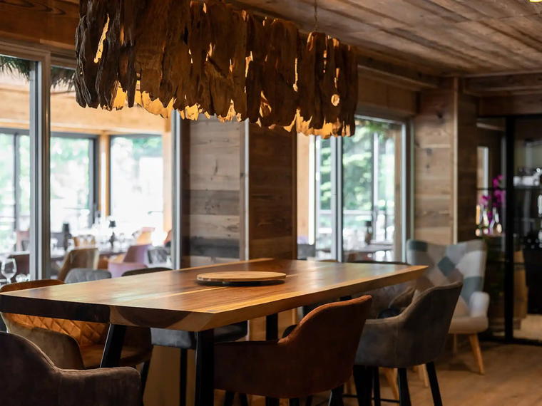 Les Lodges, Contour, France