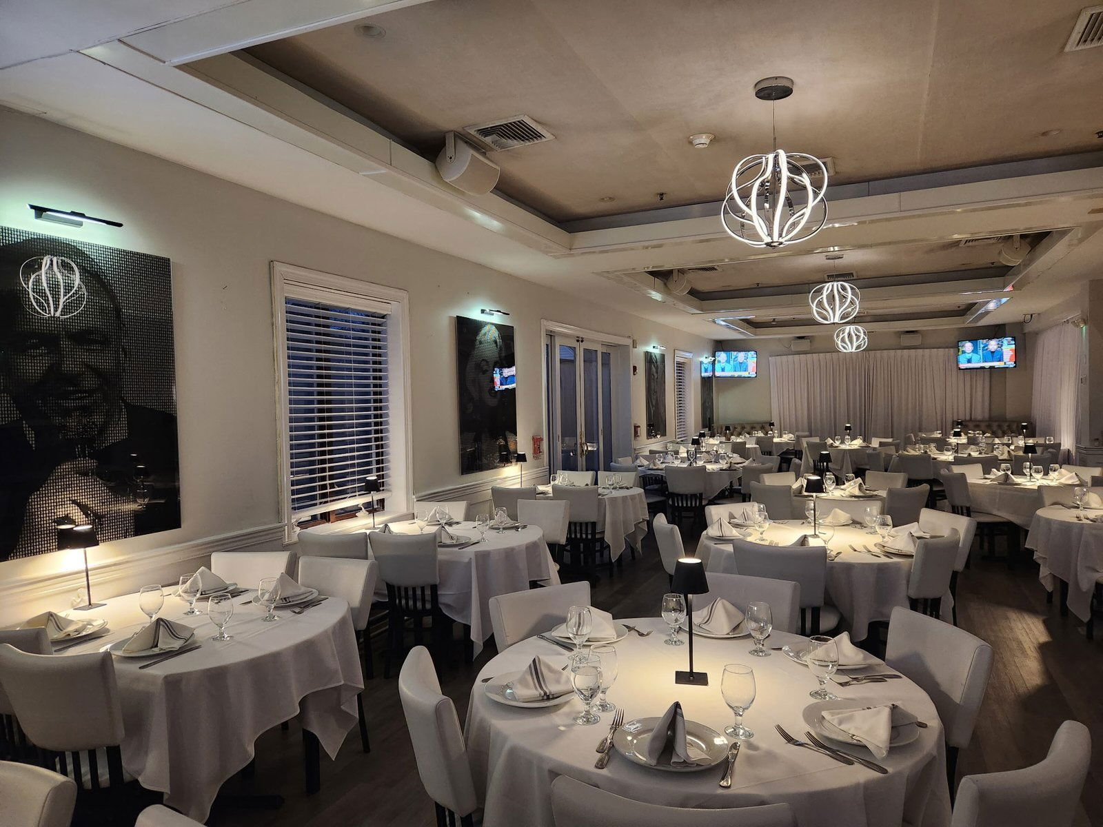 388, Restaurant in Roslyn Heights