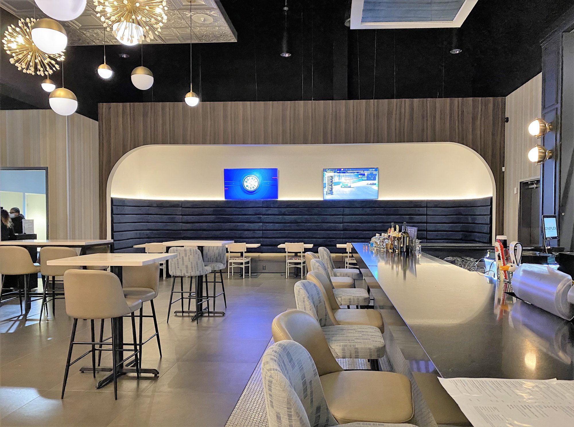 Cineplex VIP Winston Churchill Oakville restaurant in Oakville, Canada