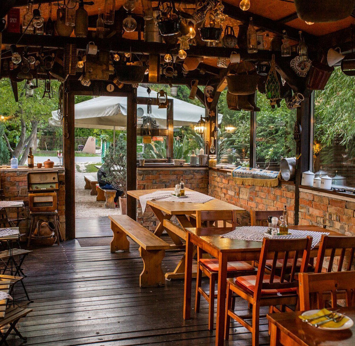 Rozmaring Kiskert Vendéglö és Étterem restaurant in Siofok