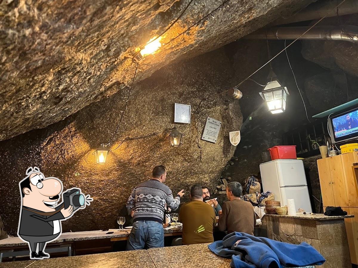 Adega Amigos da Penha, Restaurant in Costa