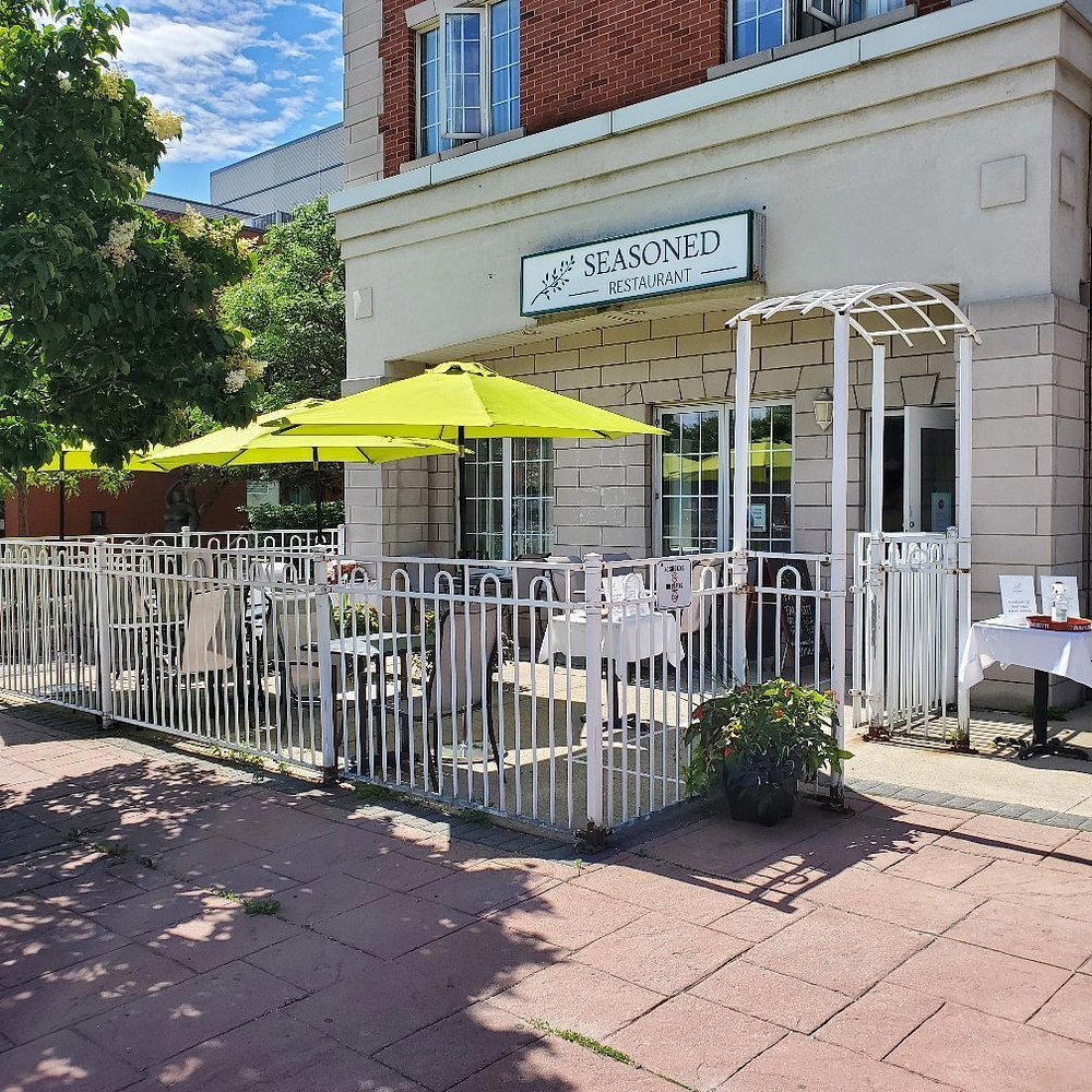 Seasoned Restaurant restaurant in Hamilton, Canada