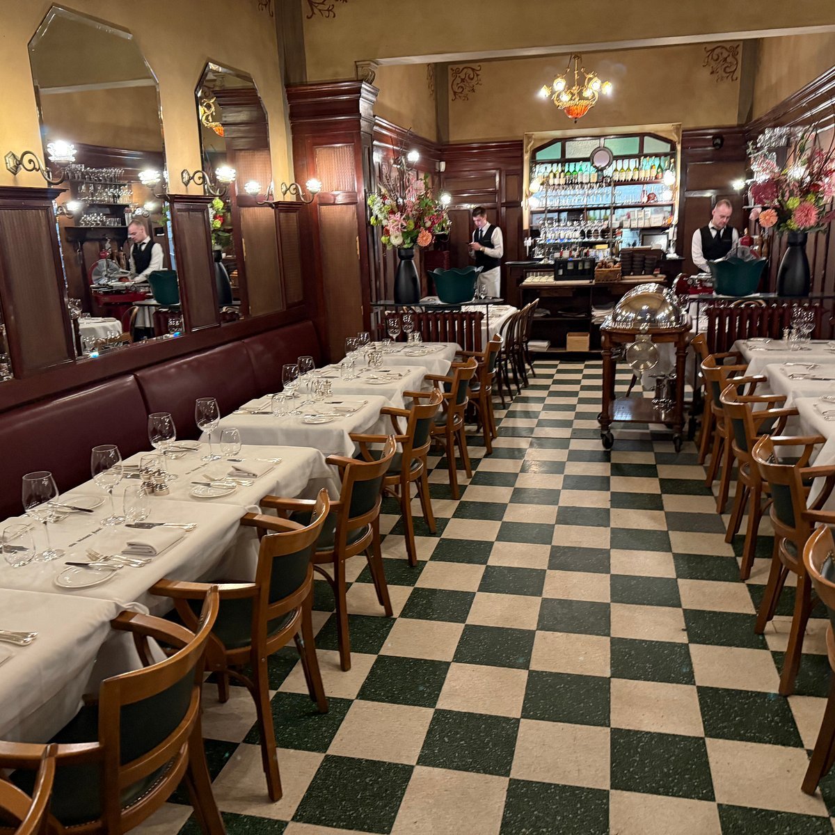 Au Vieux Port restaurant in Antwerp, Belgium