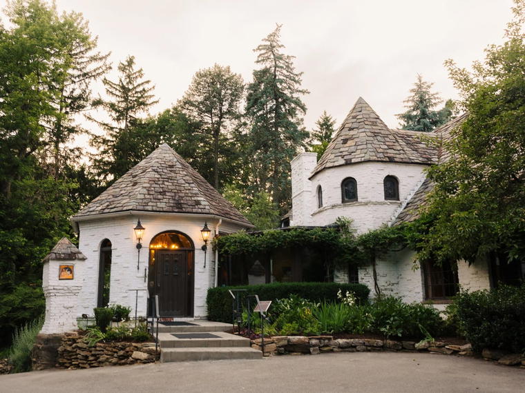 Hyeholde Restaurant, Coraopolis, United States