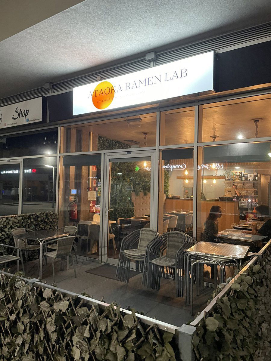 Ataoka Ramen Lab, Restaurant in Almada