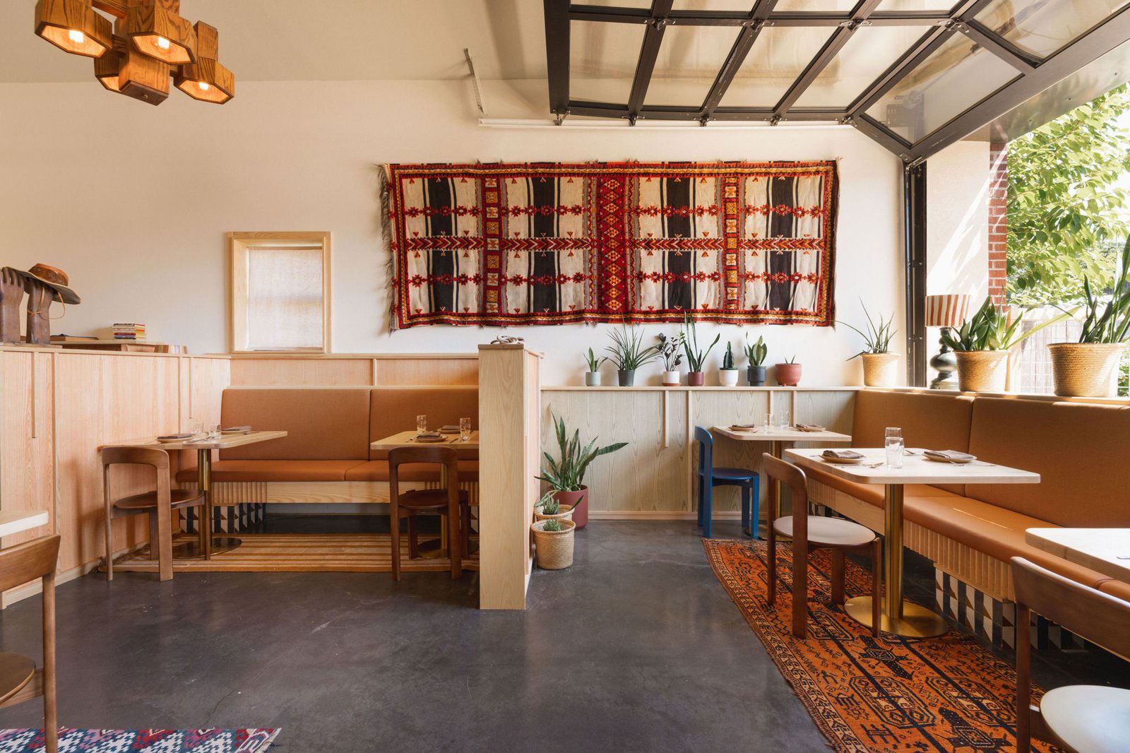 Hayward, Restaurant in McMinnville