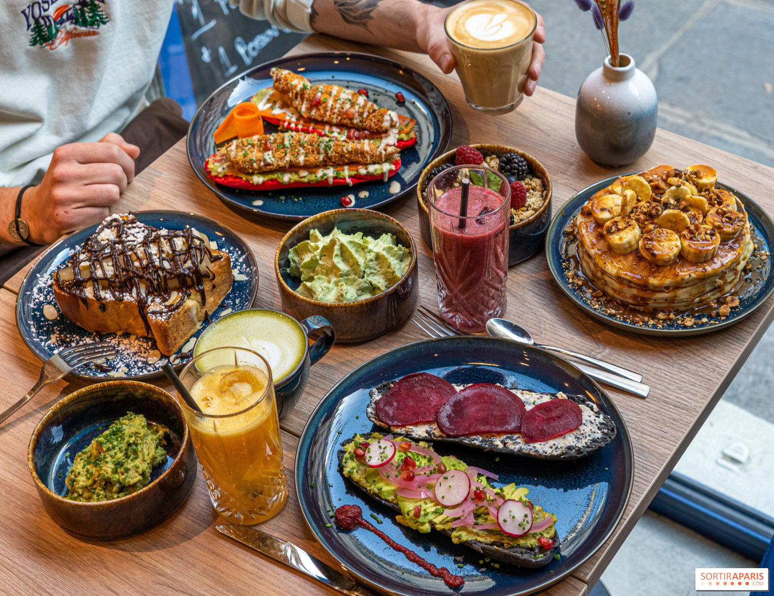 Parenthèse Eat & Drink restaurant in Paris, France
