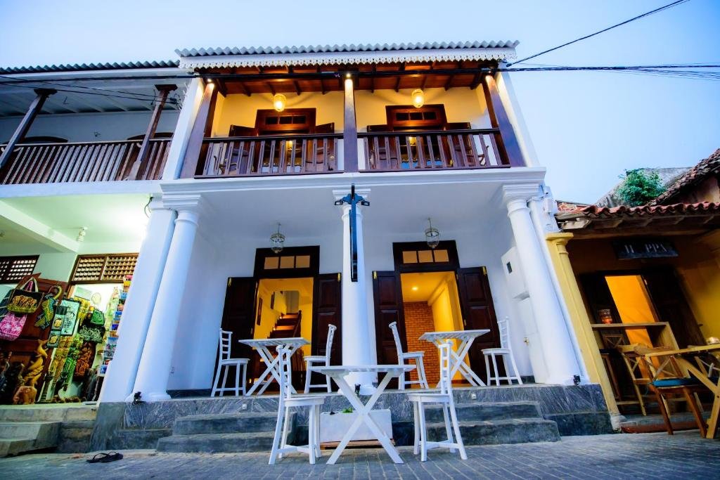 Bastille, Restaurant in Galle