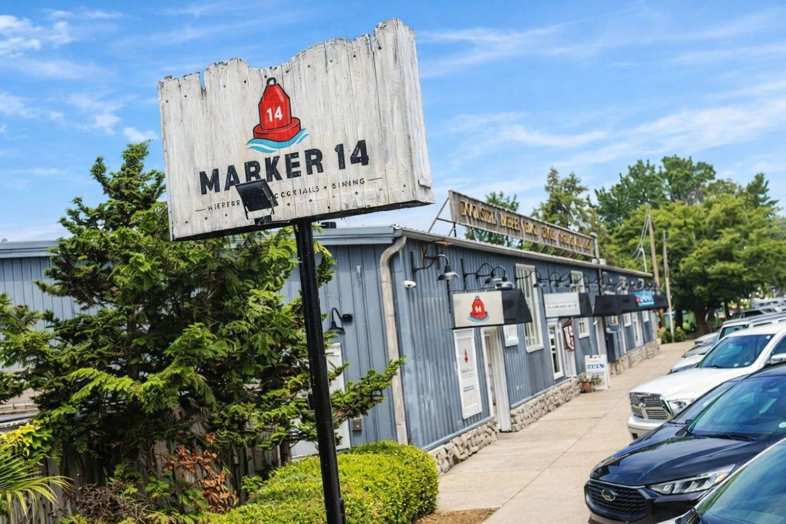 Marker 14, Restaurant in Saugatuck