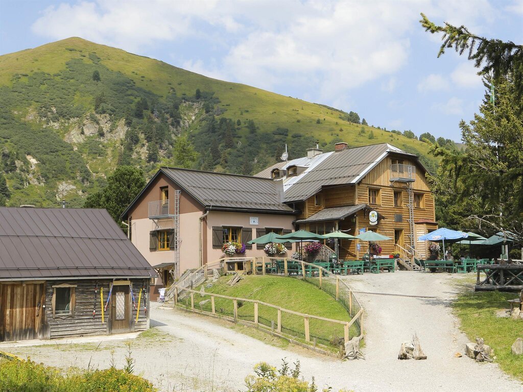 Edelrautehütte restaurant in Hohentauern