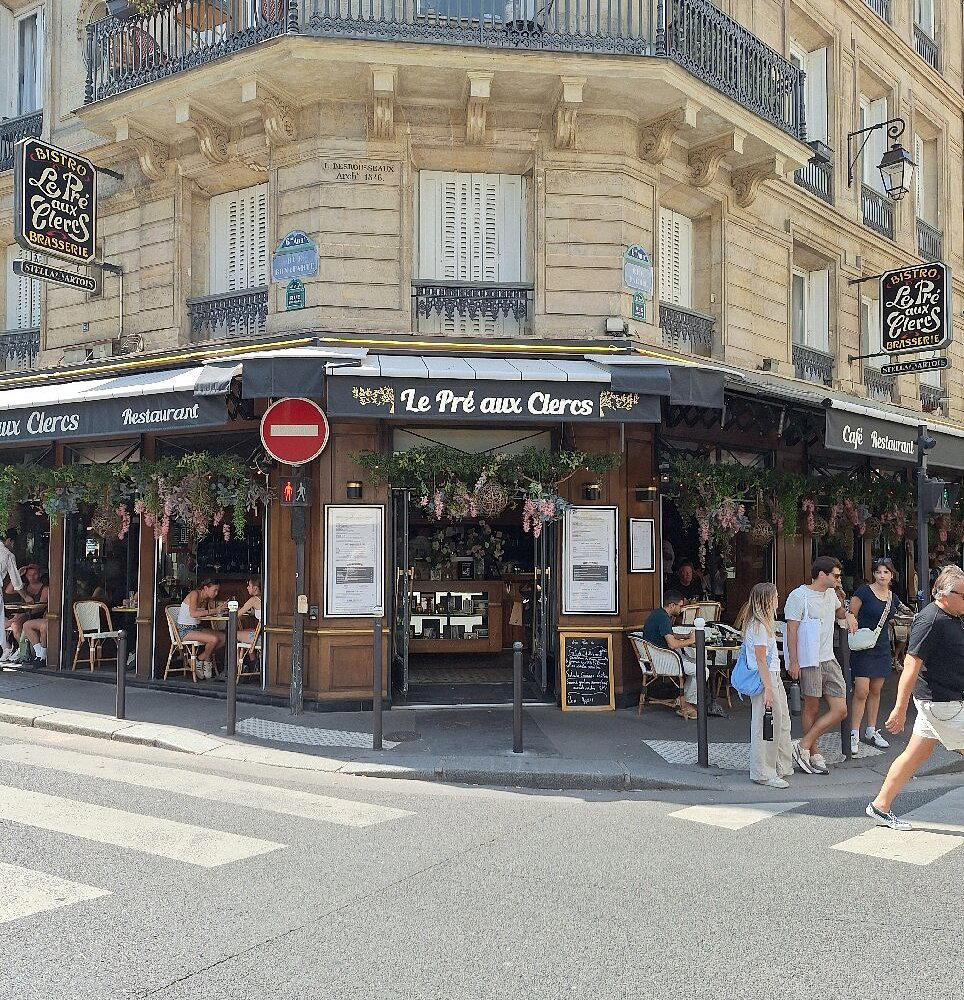 Le Pré aux Clercs restaurant in Paris, France