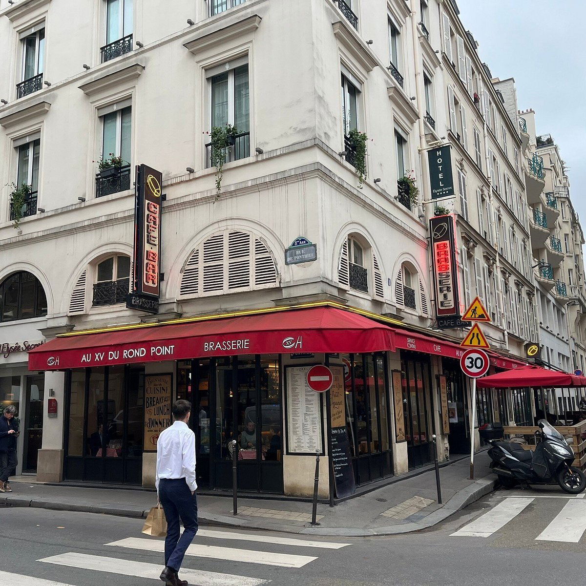 Au XV Du Rond Point, Restaurant in Paris