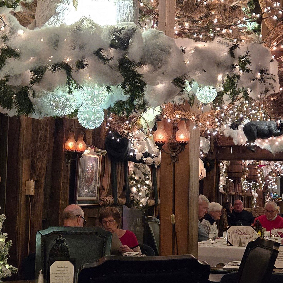 The Cabin, Restaurant in Aurora