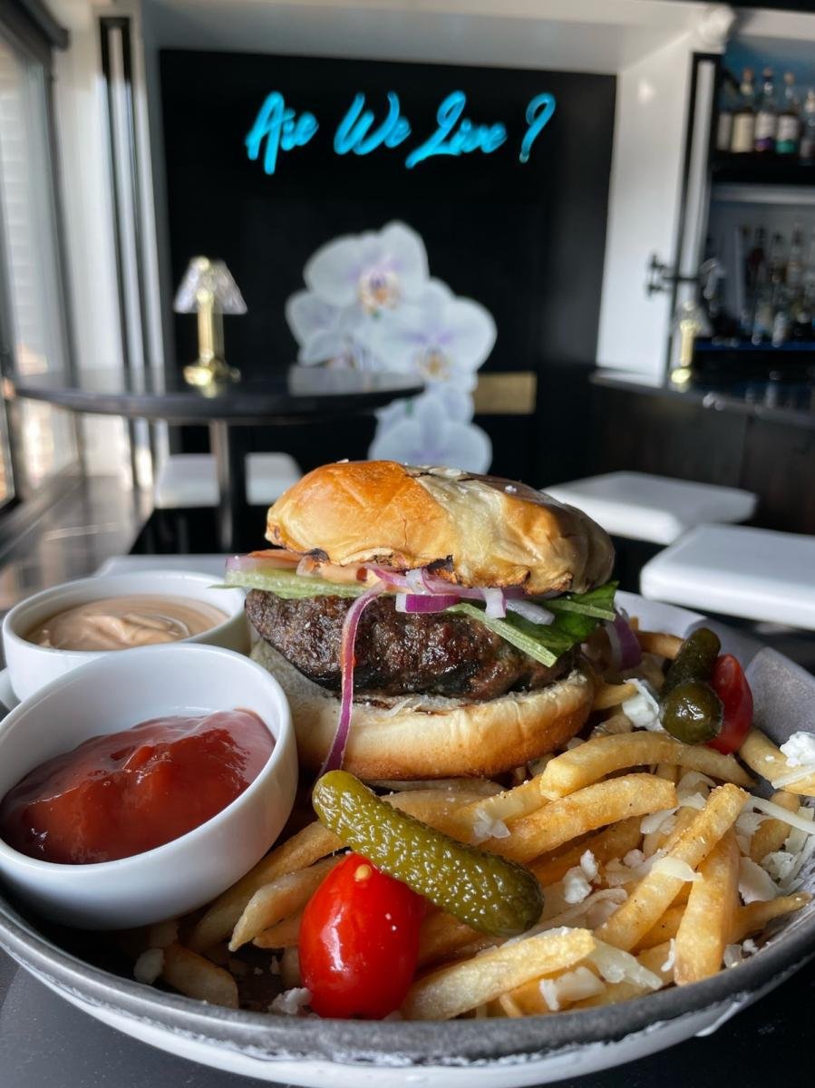 Are We Live restaurant in Burr Ridge, United States