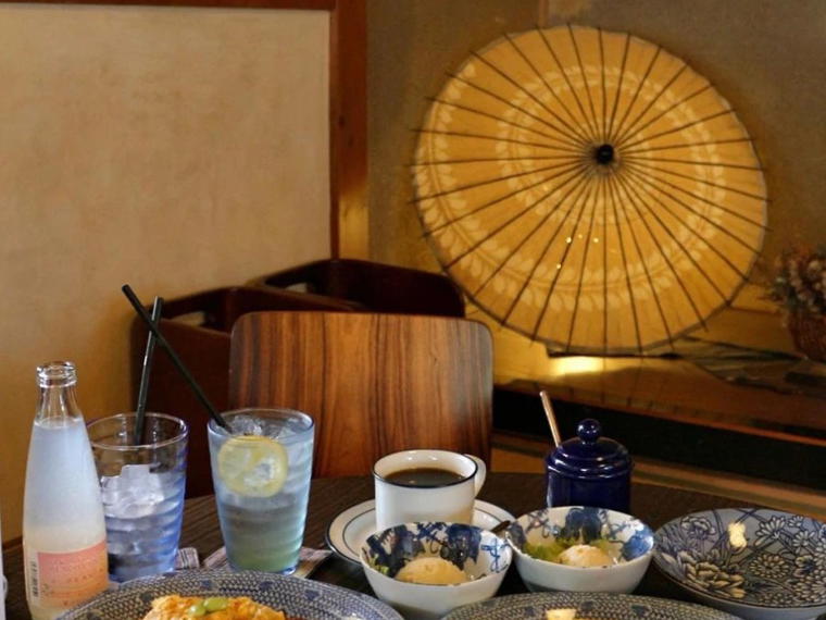 Cafe Salon Nakaoku, Naoshima, Japan