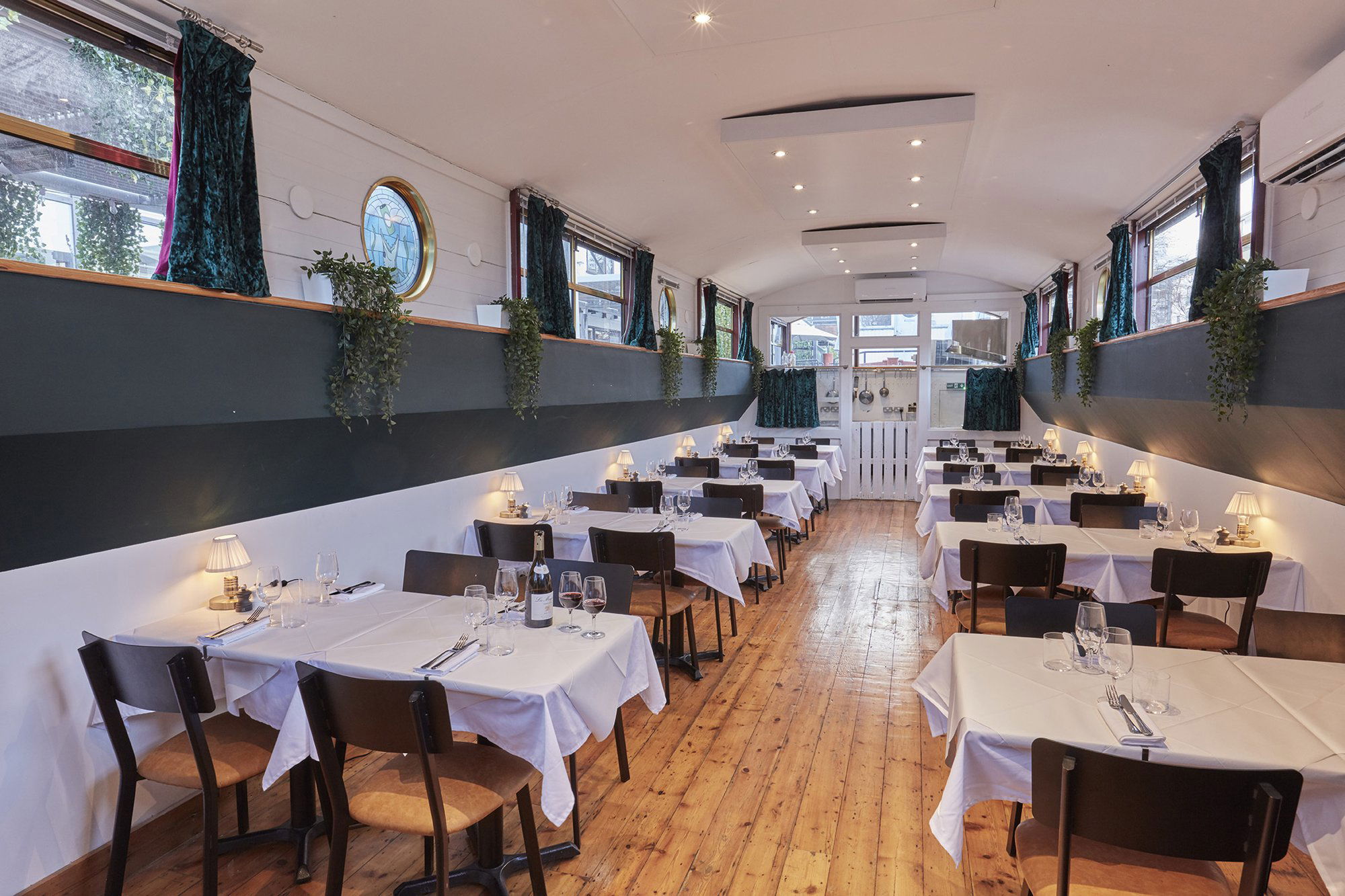 Caravel, Restaurant in London