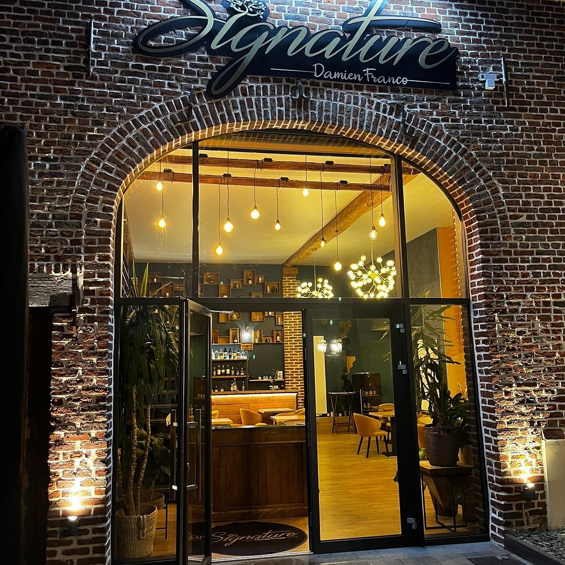 Signature, Saultain, France