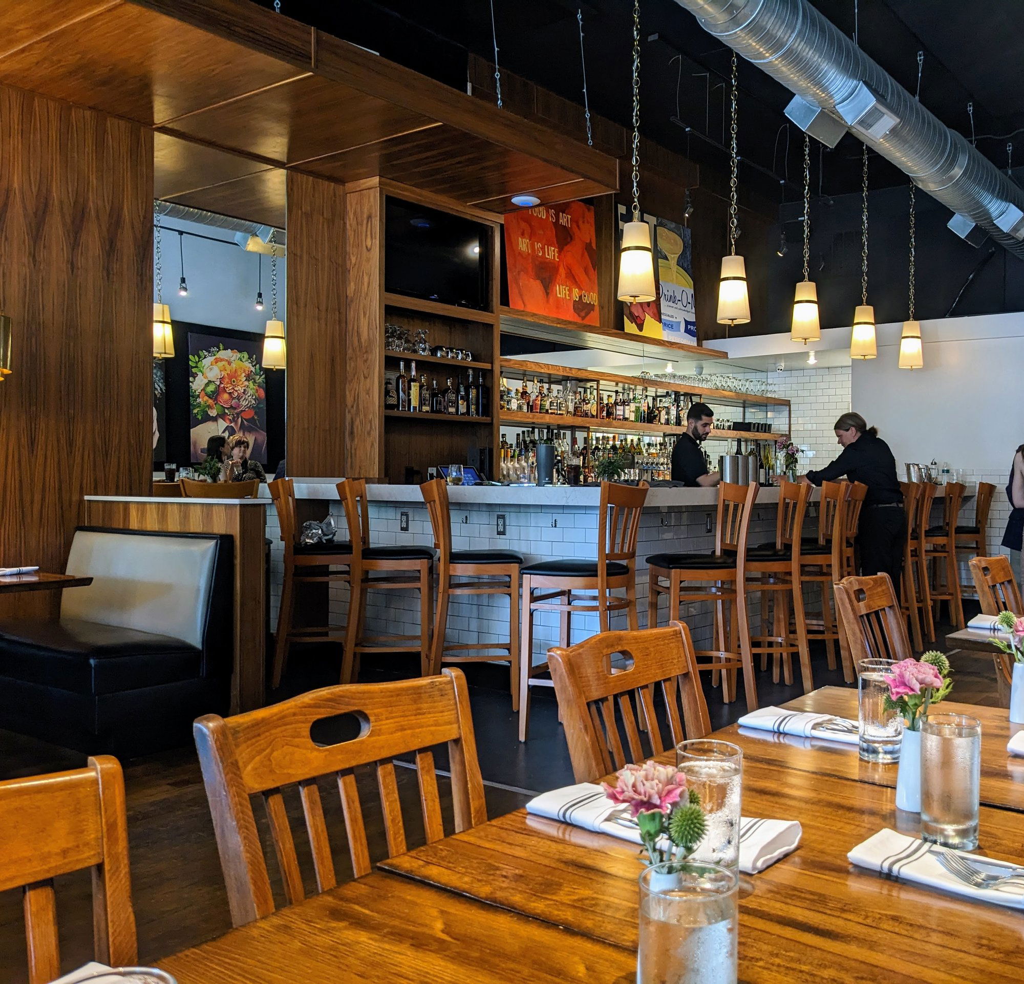 Oddfellows Restaurant, Restaurant in Chagrin Falls