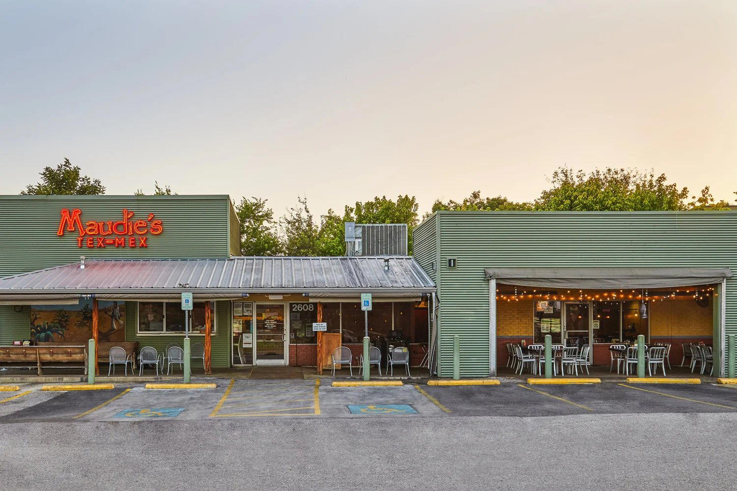 Maudie's Cafe restaurant in Austin, United States
