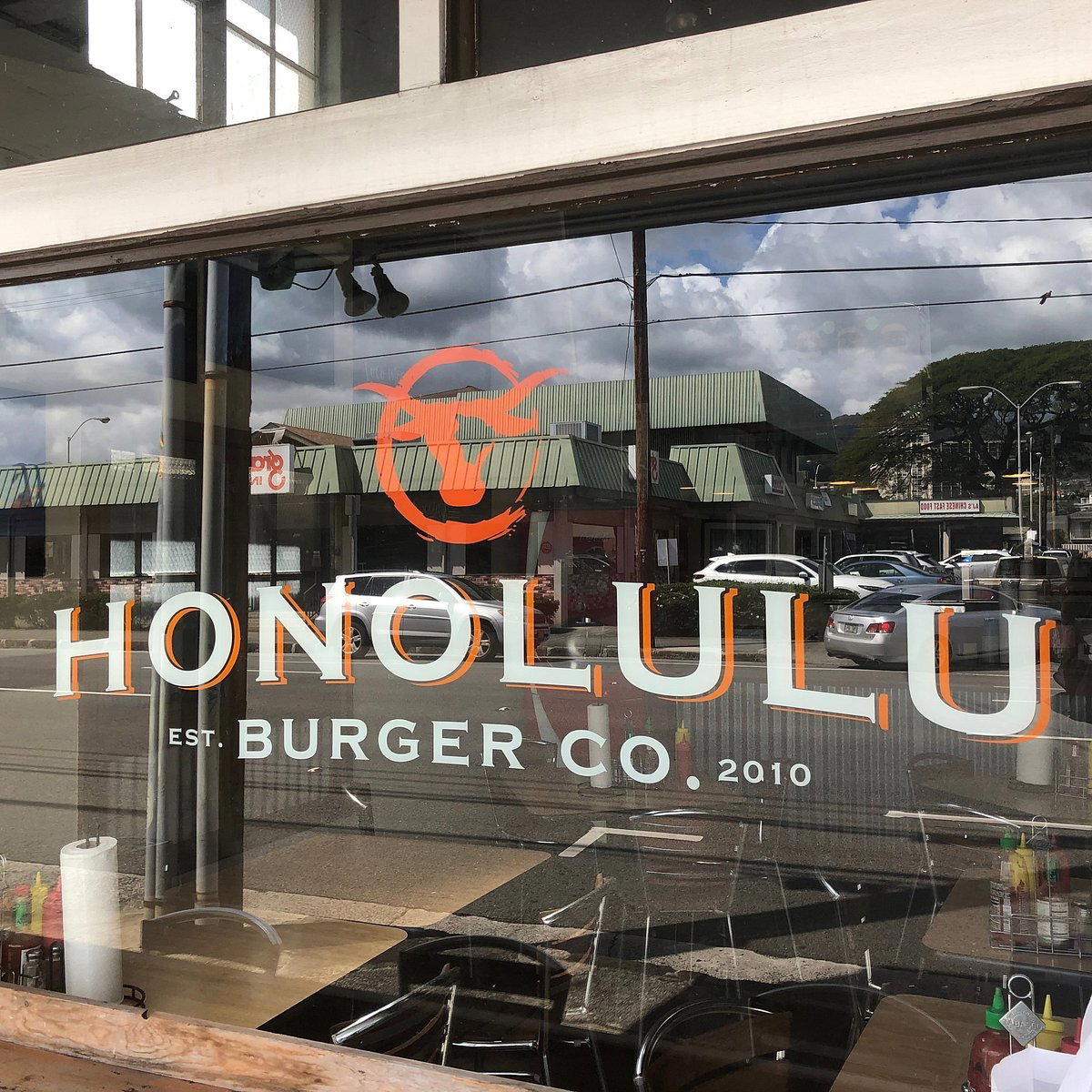 Honolulu Burger Co. restaurant in Honolulu, United States