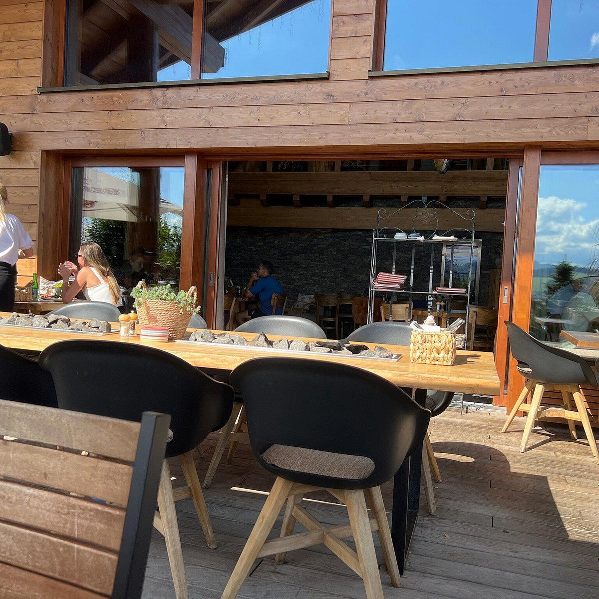 KOLIBA na Vršku restaurant in Bytca
