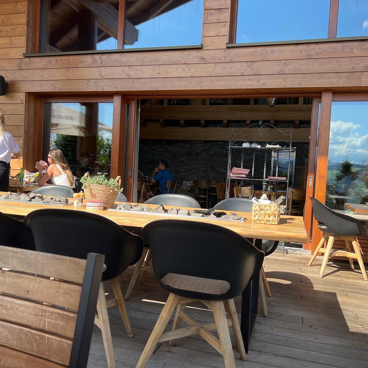 KOLIBA na Vršku restaurant in Bytca, Slovakia