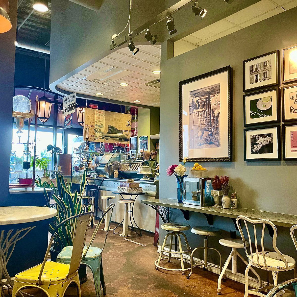 Eggshell Bistro, Restaurant in Carmel