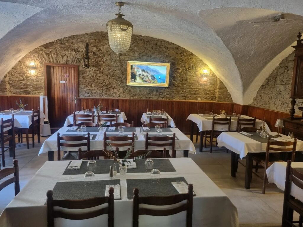 Aux Trois Fourchettes, Restaurant in Cervione