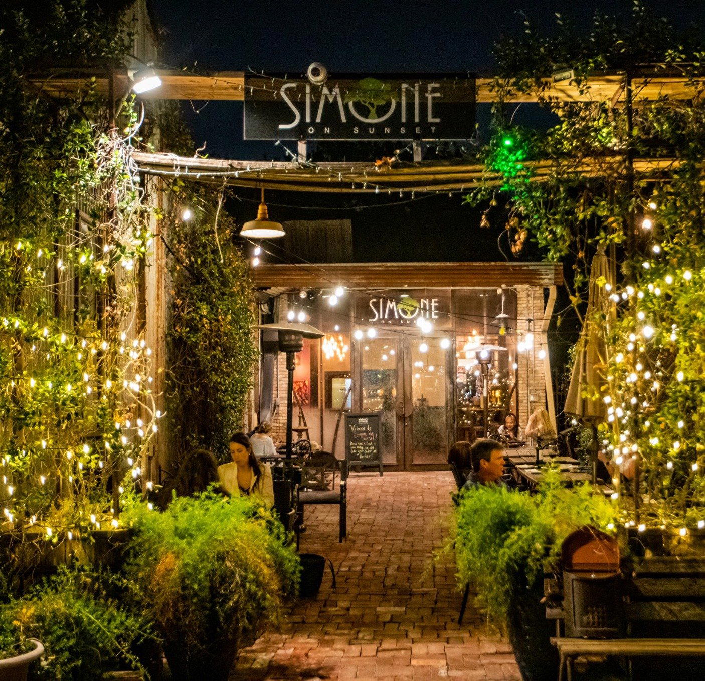 Simone on Sunset restaurant in Houston, United States