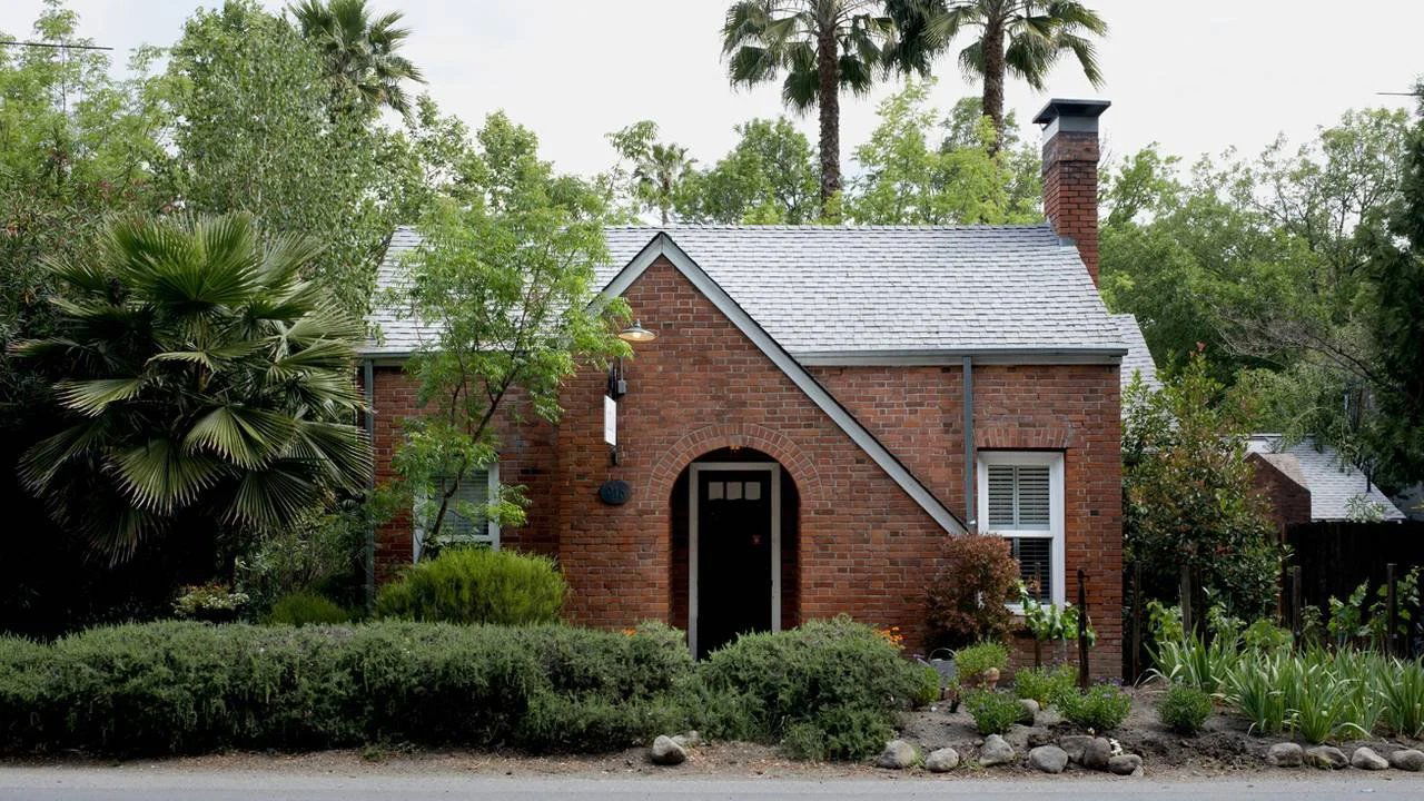 LOLA Wines, Restaurant in Calistoga