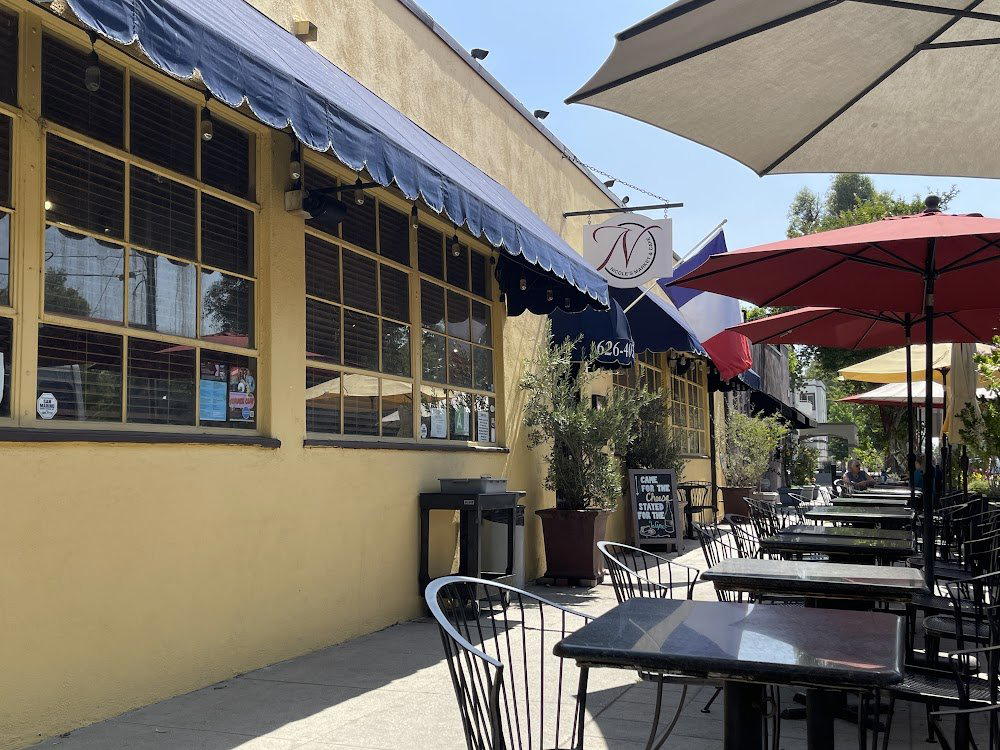 Nicole's Market & Cafe restaurant in South Pasadena, United States