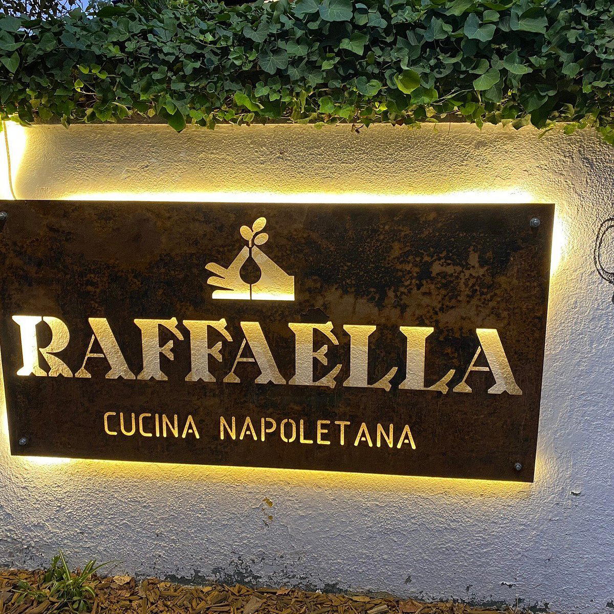 Raffaella restaurant in Las Condes