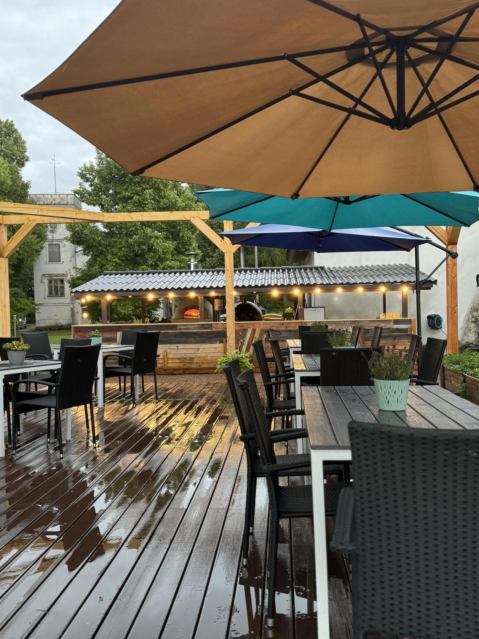 Valgeranna Veinitall restaurant in Audru, Estonia