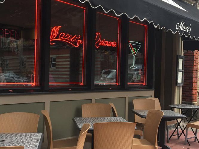 Maxi's Bistro, Cleveland, United States