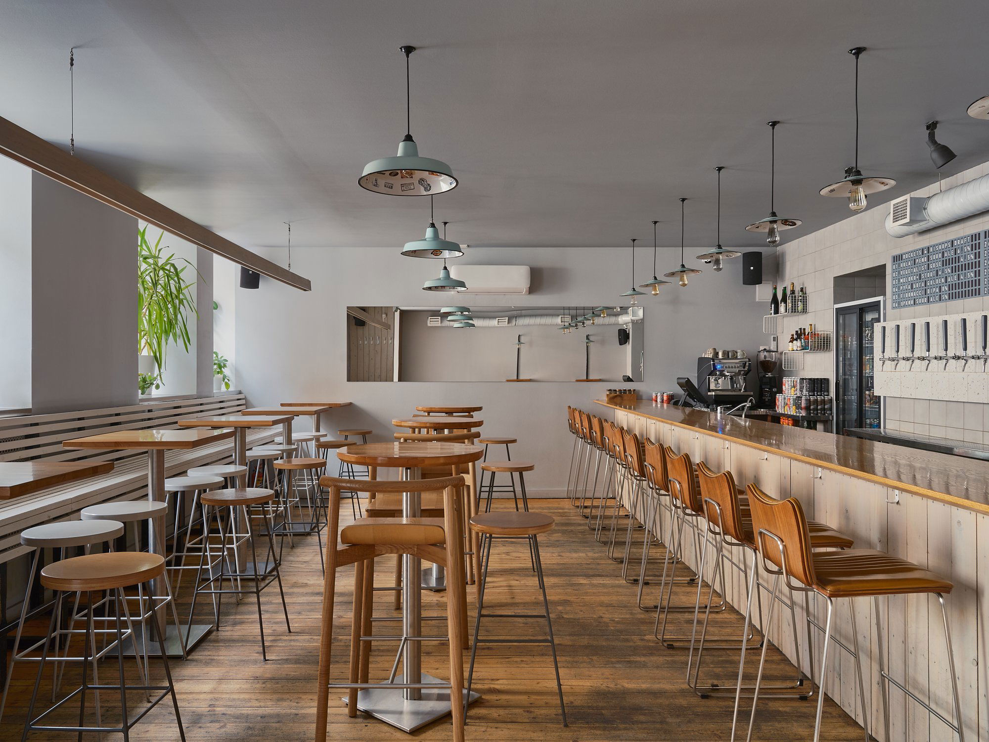 Rockets & Bishops, Restaurant in Saint Petersburg City