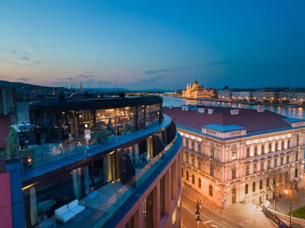 LEO Rooftop
