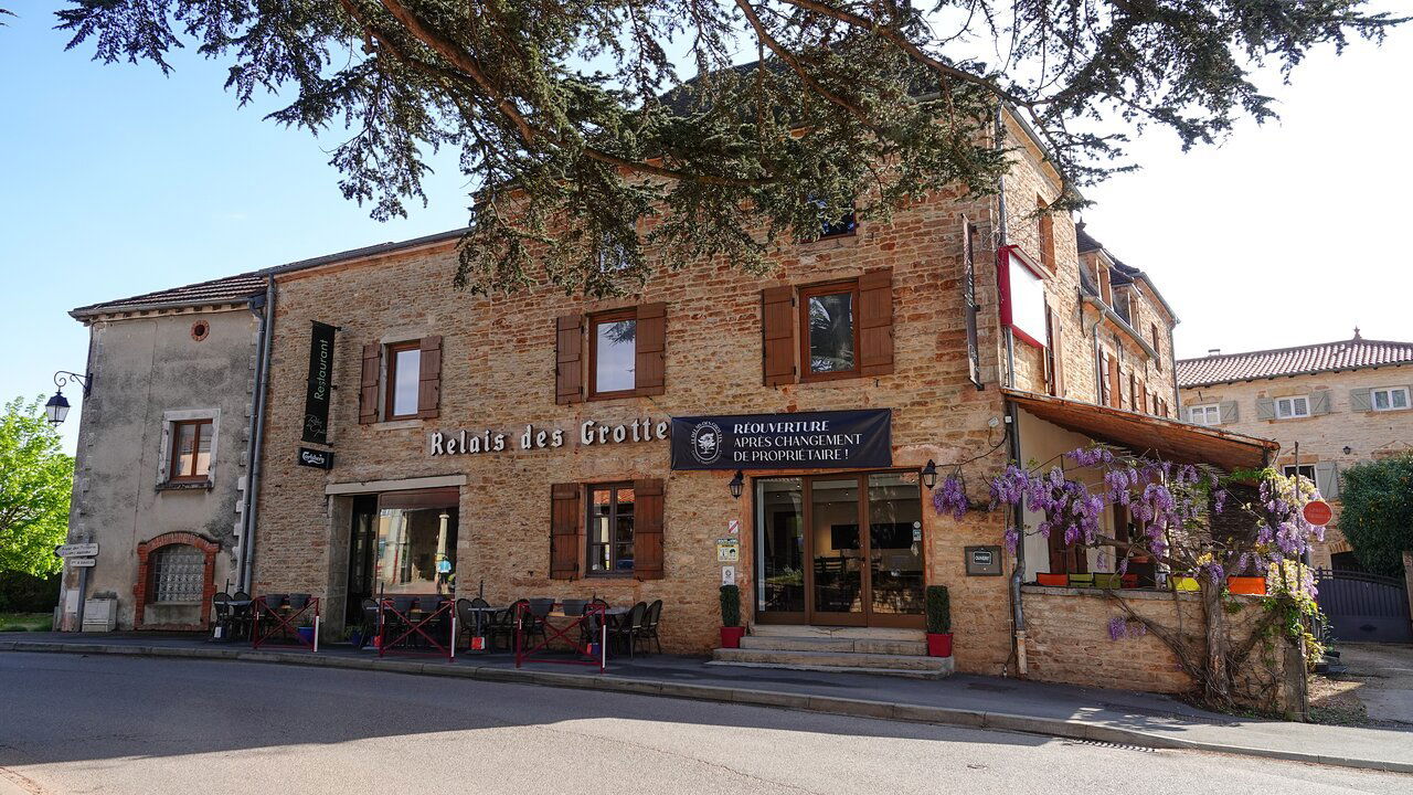 Le Relais des Grottes, Restaurant in Aze