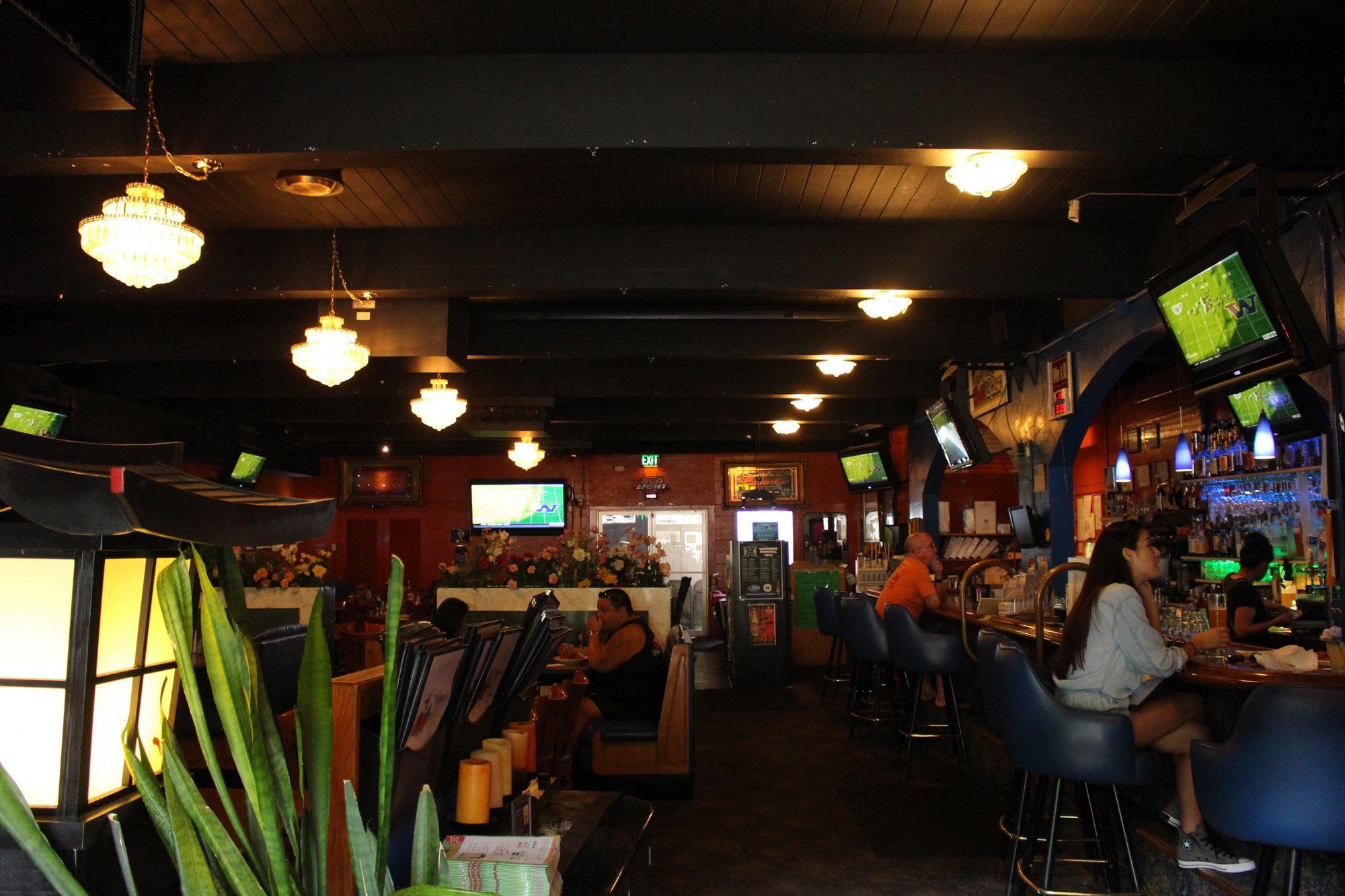 Tiffany's restaurant in Wailuku