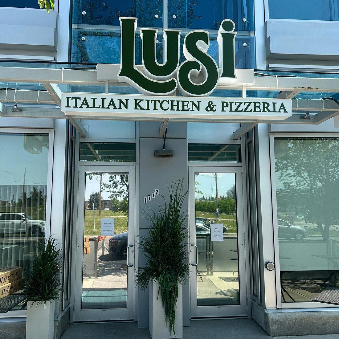 Lusi Italian Kitchen & Pizzeria restaurant in Calgary, Canada